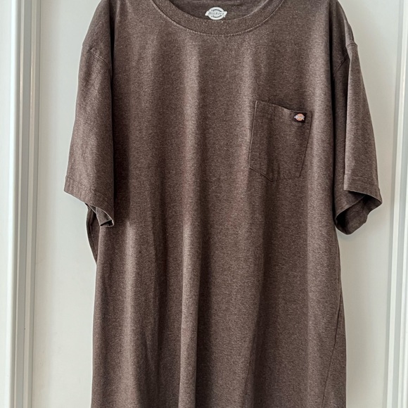 Dickies Dark Brown Short Sleeve Tee with Pocket - Picture 1 of 3